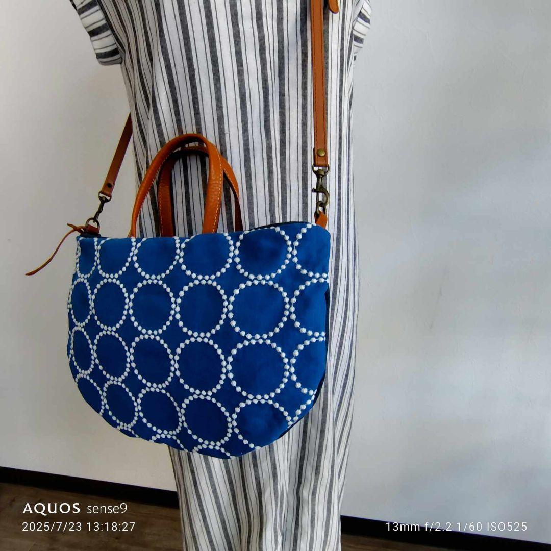 ミナペルホネン/2025tambourineタンバリンブルー/ラウンドMサイズ