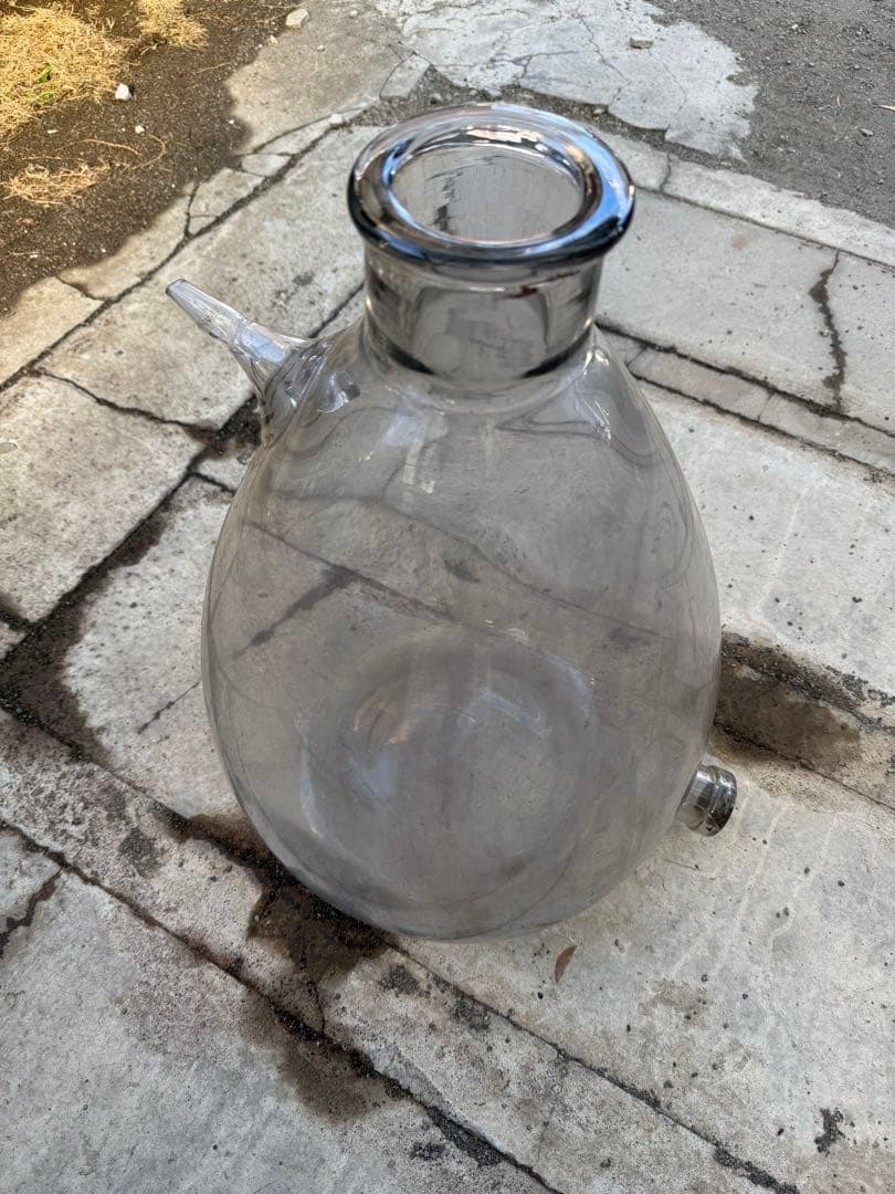 謎の硝子製瓶