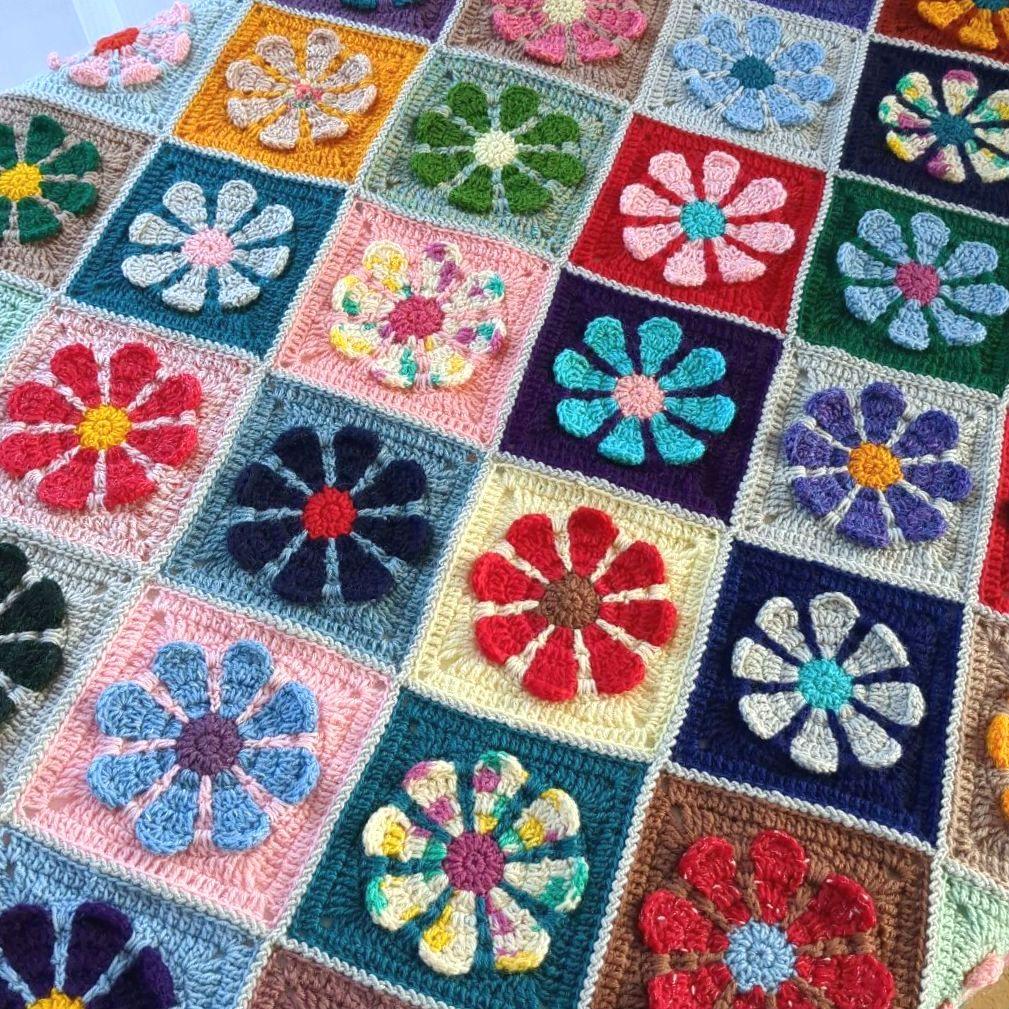 モチーフ編み マルチカバー ブランケット グラニースクエア 手編み カラフル