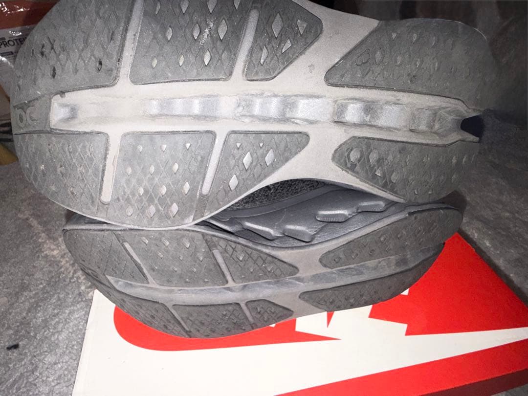 On Cloudsurfer Maxワイド 25.5