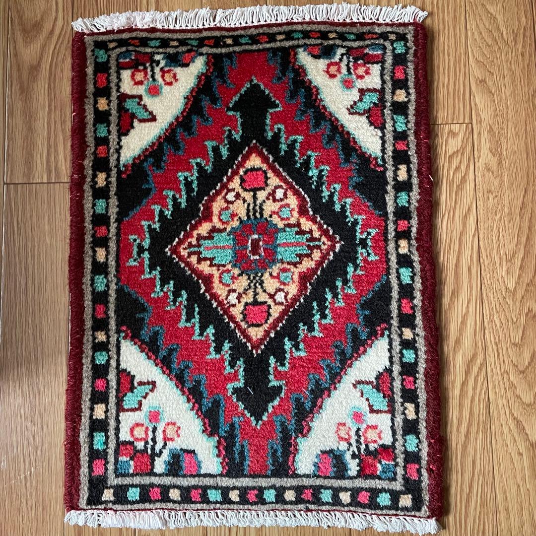 トライバルラグ ハマダン産 本物 ペルシャ絨毯 手織りサイズ 39/53cm