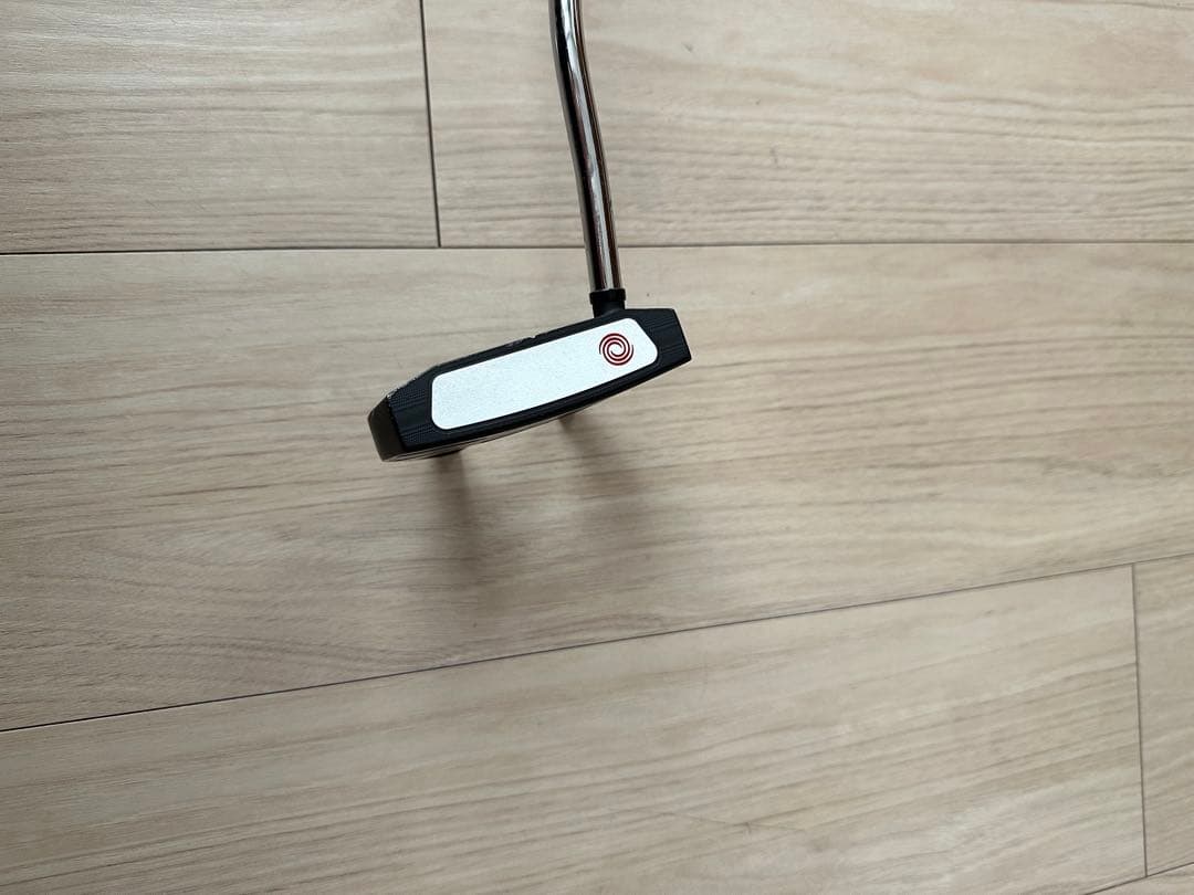 ODYSSEY ホワイトホット　VERSA SEVEN（右利き用）　パター