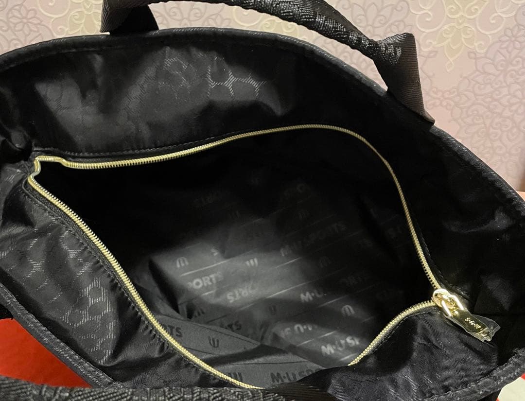 超美品☆エムユースポーツ エレガントキュートな肉球柄パンチングレースカートバック