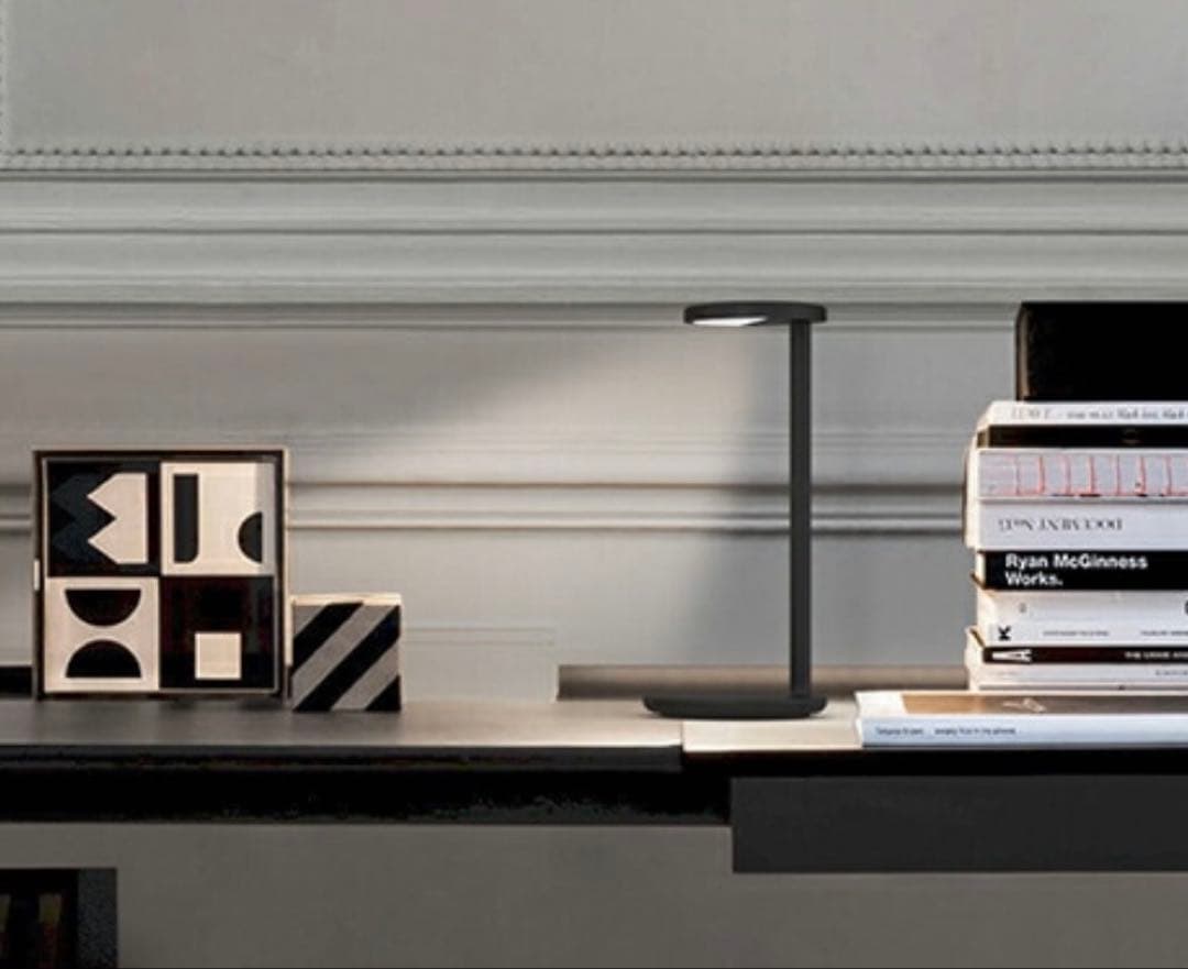 FLOS（フロス）タスクライト OBLIQUE（オブリーク）3000K サルビア