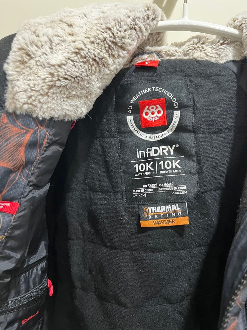【美品】686 Three Weather スノーボードウェア上下（女性用）