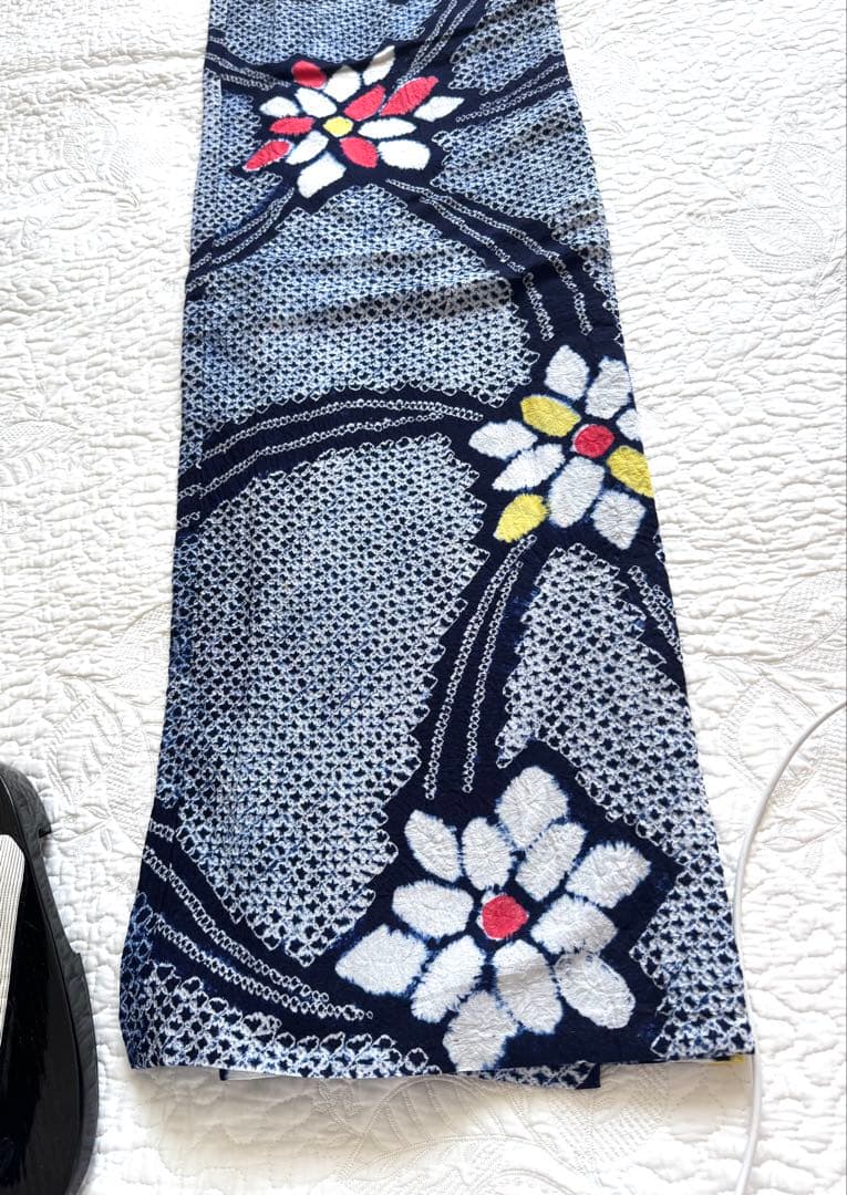 粋な大人の浴衣 ◆ 有松絞り 舞花文 モダンな柄いき