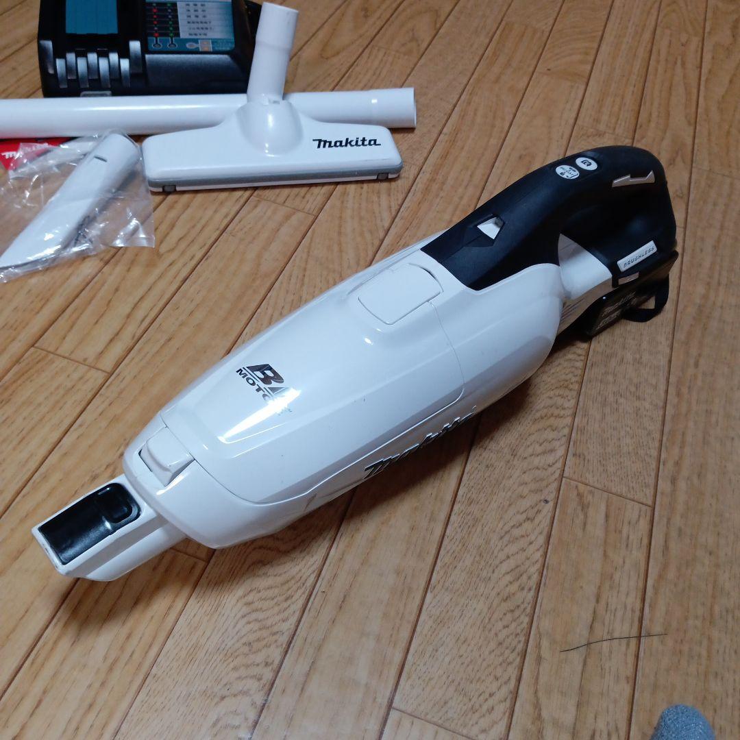 マキタ18V充電式クリーナ　CL282FD 純正バッテリー、純正急速充電器付