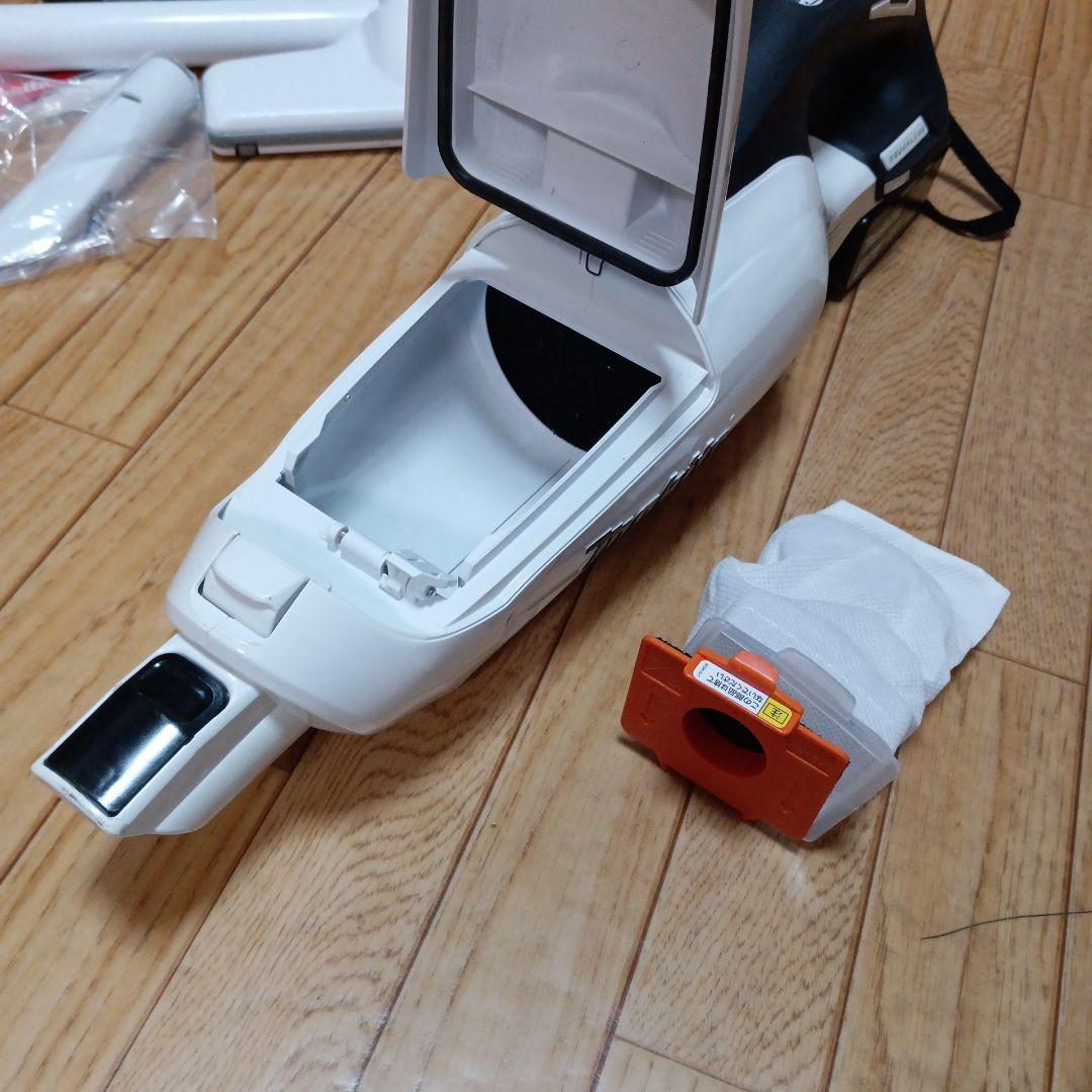 マキタ18V充電式クリーナ　CL282FD 純正バッテリー、純正急速充電器付