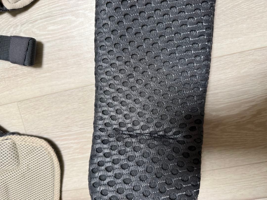 bebe swan メッシュ抱っこ紐　グレー