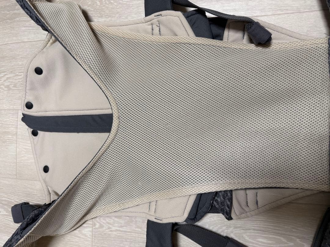 bebe swan メッシュ抱っこ紐　グレー