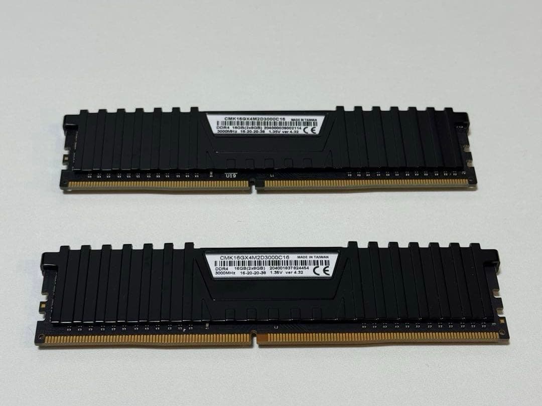 新品 Corsair DDR4-3000MHz 8G 2枚 16GB メモリ