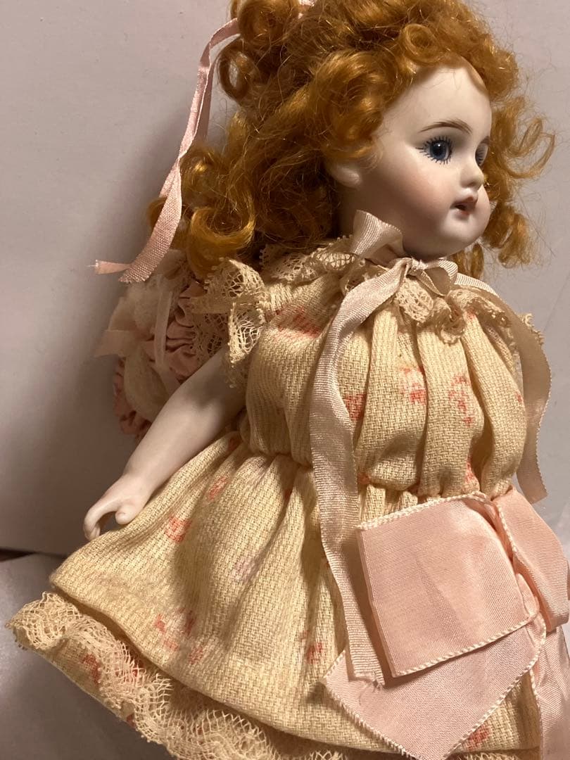 ビスクドール　アンティークのコレクション用磁器人形 (Kemper かつら)