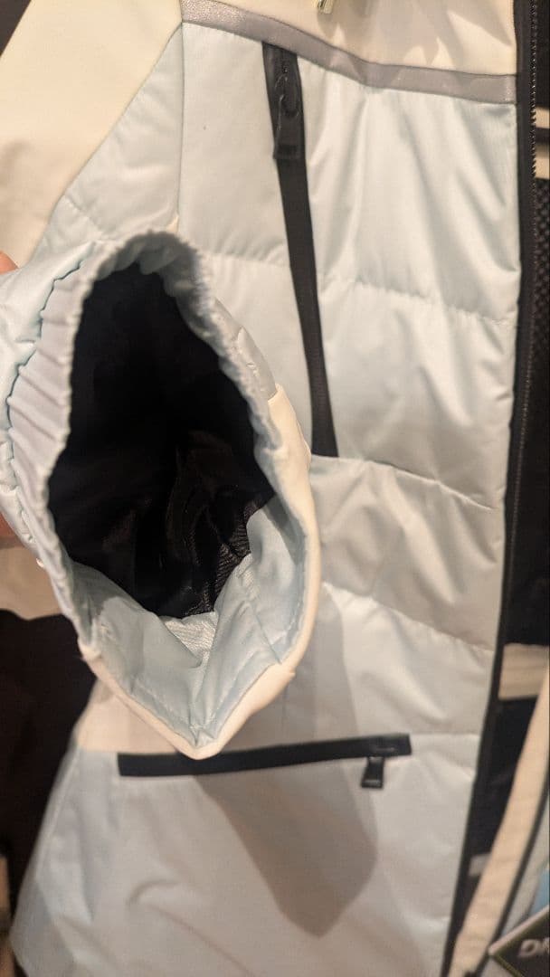 新品 phenix フェニックス スキーウェア 女性用　ホワイト/ライトブルー