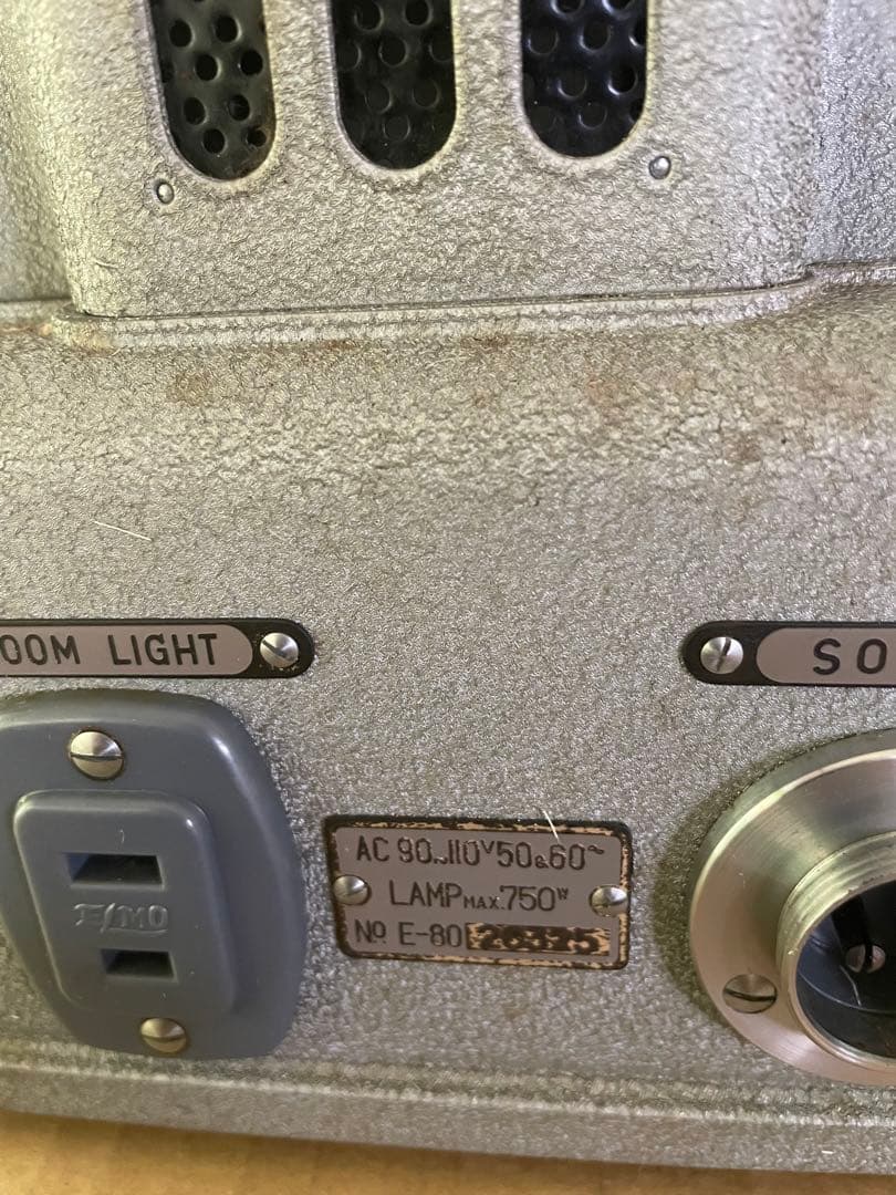 ELMO E-80 8㎜ プロジェクター 映写機【ジャンク品】