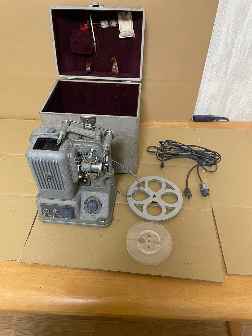 ELMO E-80 8㎜ プロジェクター 映写機【ジャンク品】