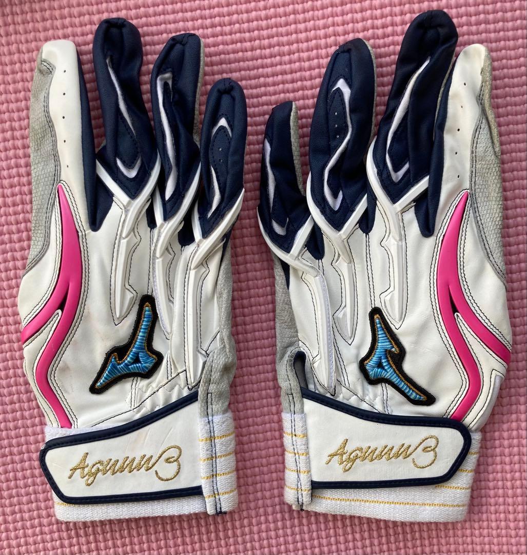 山川穂高 ホームラン王サイン入りバット 他6点セット…。