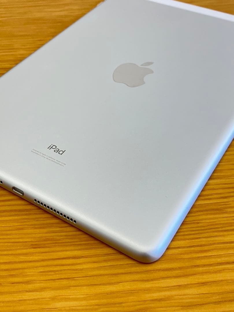 バッテリー最大容量92%iPad 第7世代 32GB Wi-Fiセルラー ドコモ