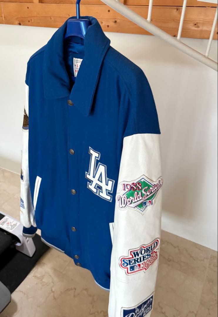 【希少】ロサンゼルス・ドジャース ジャケット スタジャン