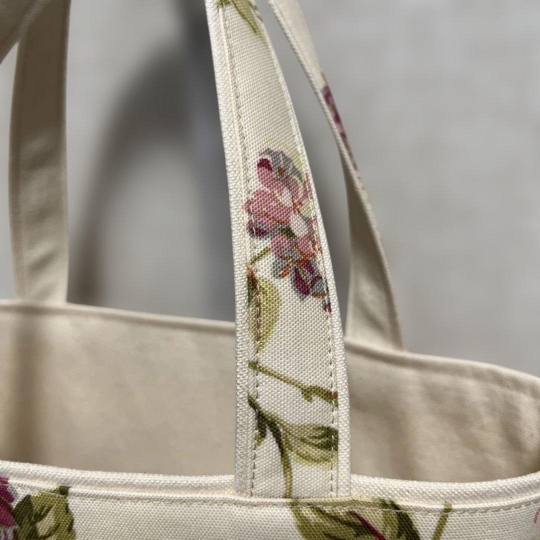 Opium Opiumページ