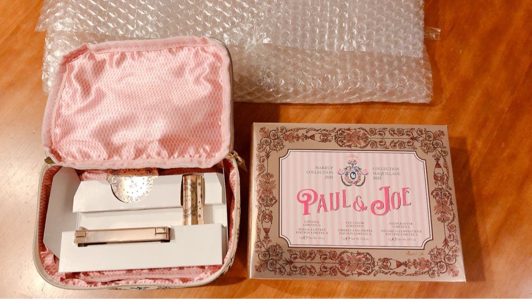 新品未使用！　PAUL&JOE ★2025 クリスマスコフレ 02★