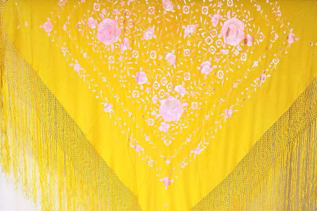 [新品］[特価品]シルク100%製マントン・フラメンコ・レモンxピンク刺繍