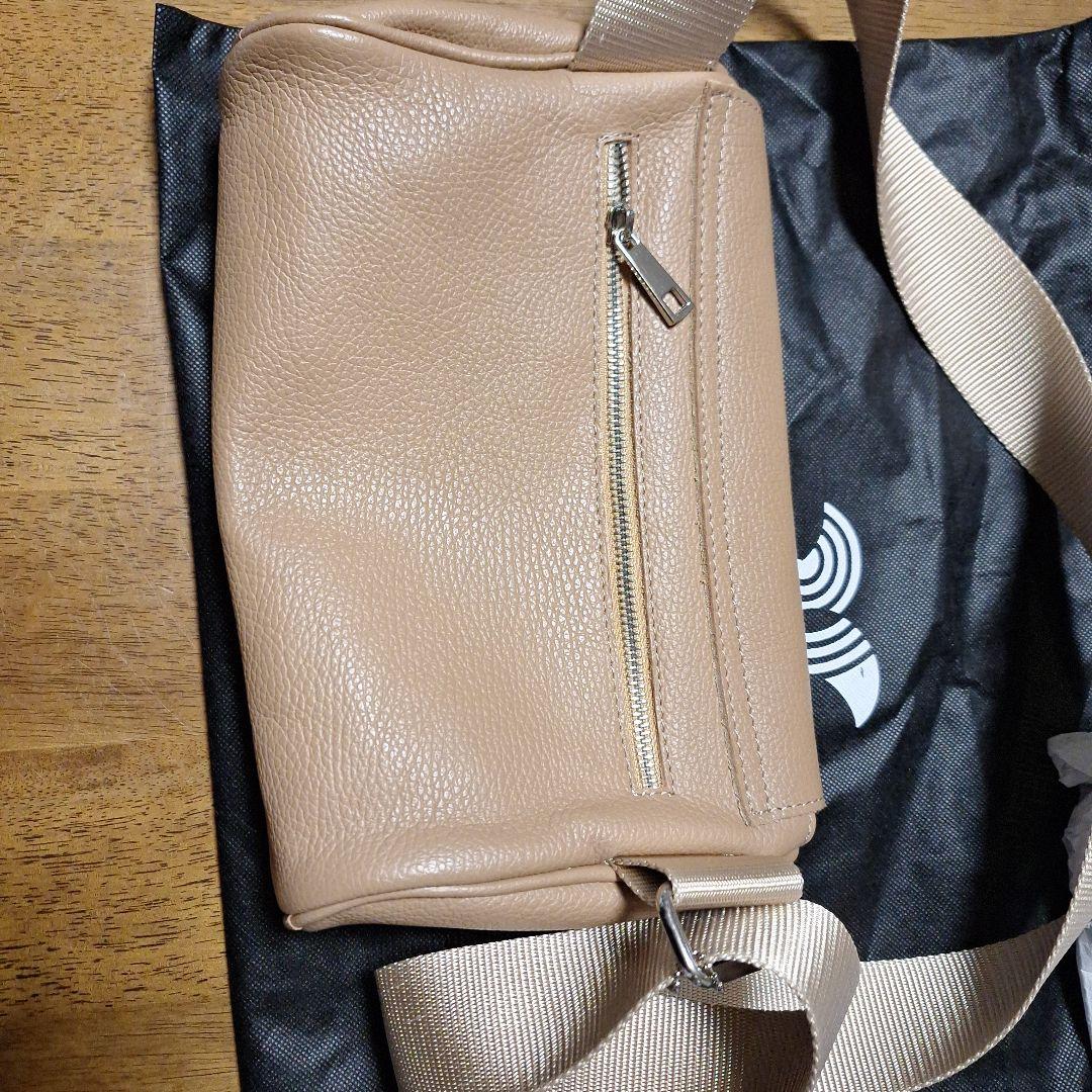 LAURA DI MAGGIOボディバッグ