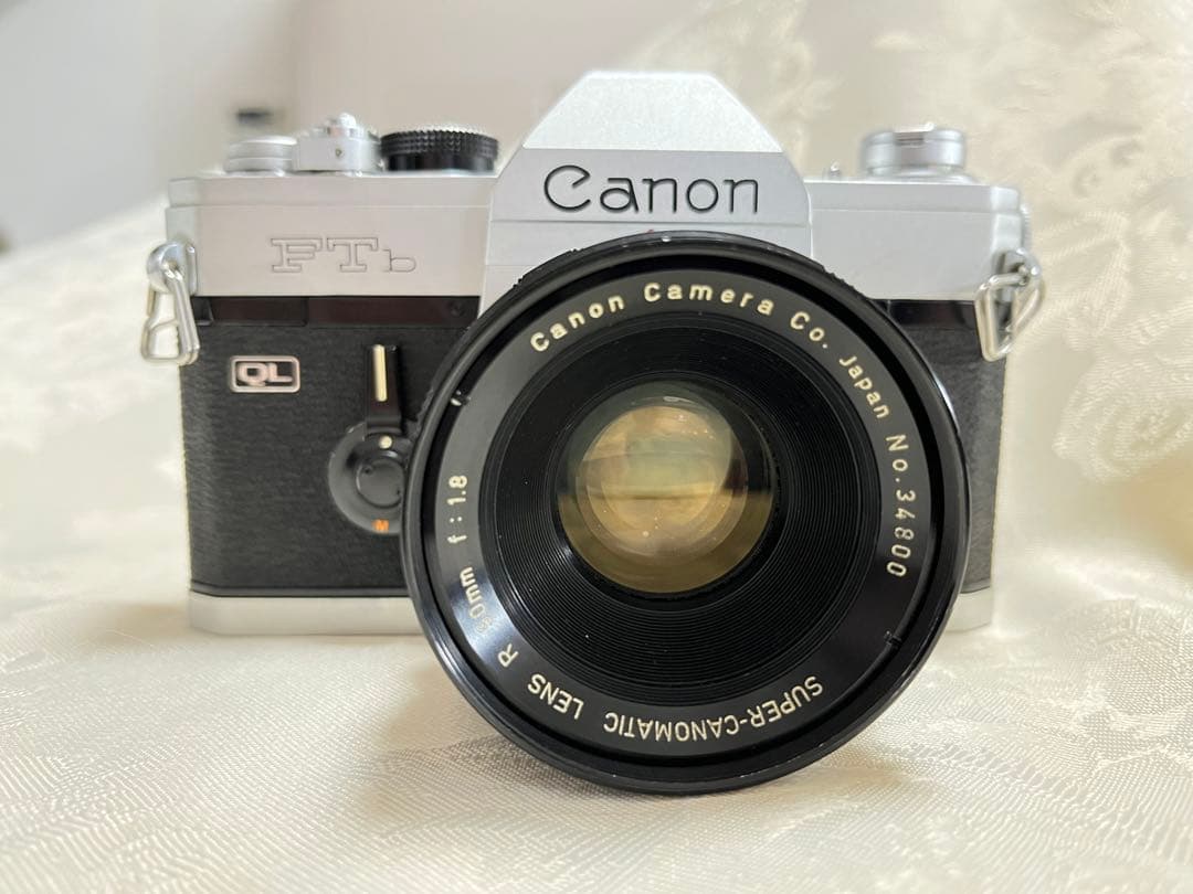 Canon FTbと純正レンズf1.8/50mmとズームf5.6 100-200