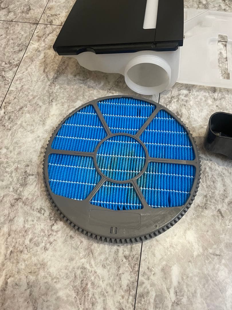 Emi ちゃん☺️ さん専用　2022年製 除加湿空気清浄機　KC-HD70-W