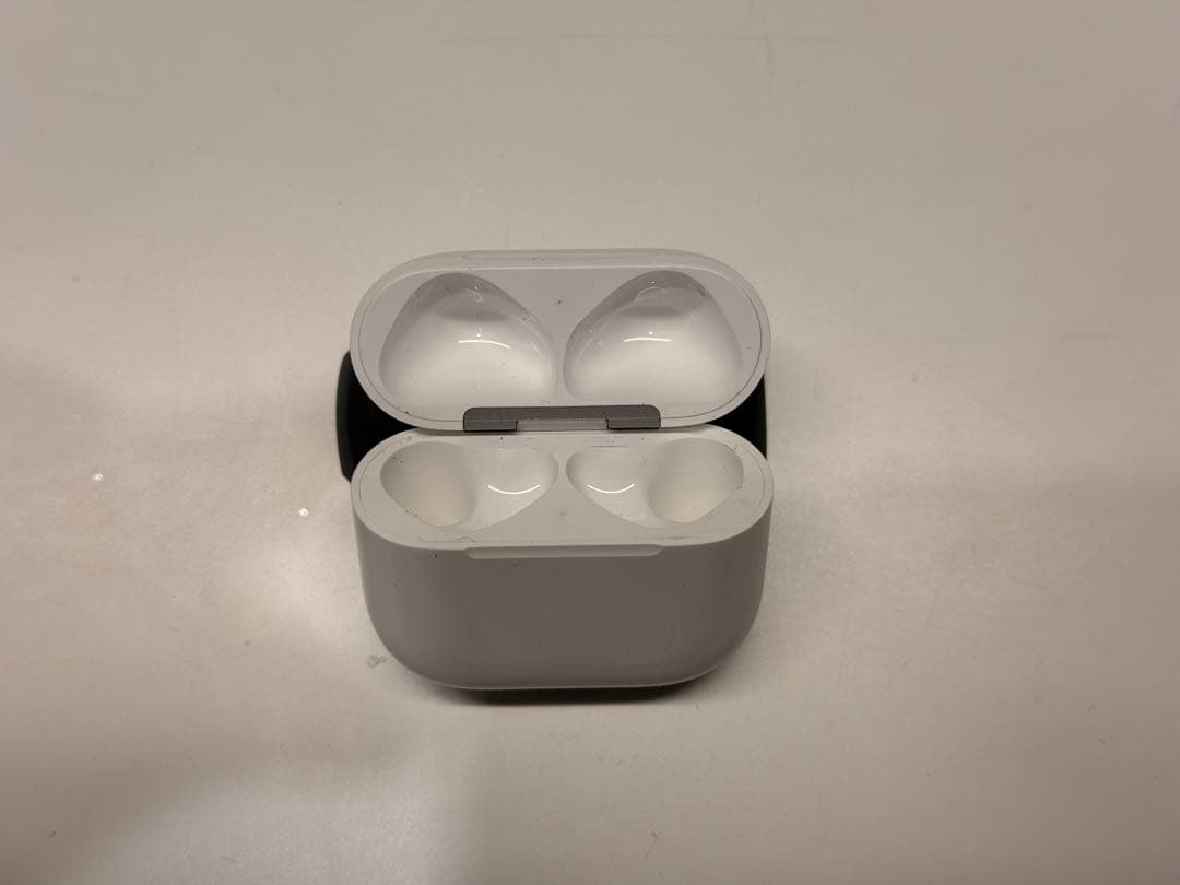 Apple AirPods4ノイズキャンセリング付