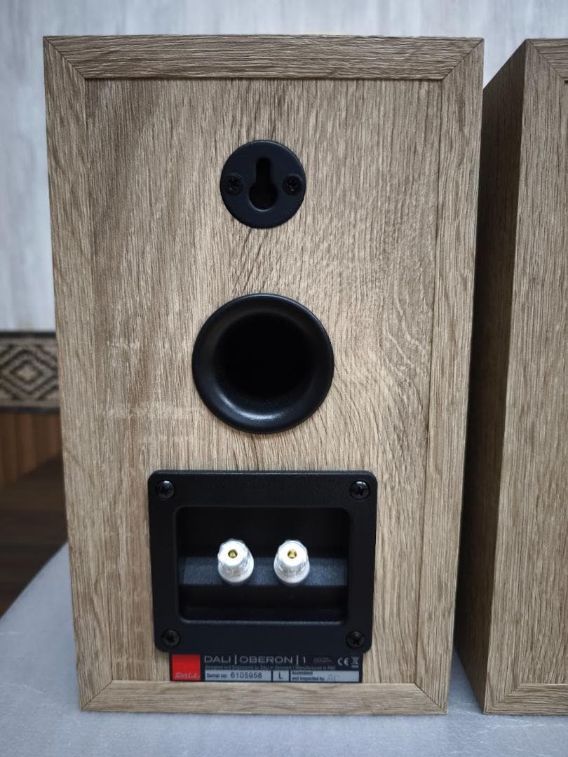 美品！DALI OBERON1（LO/ライトオーク）