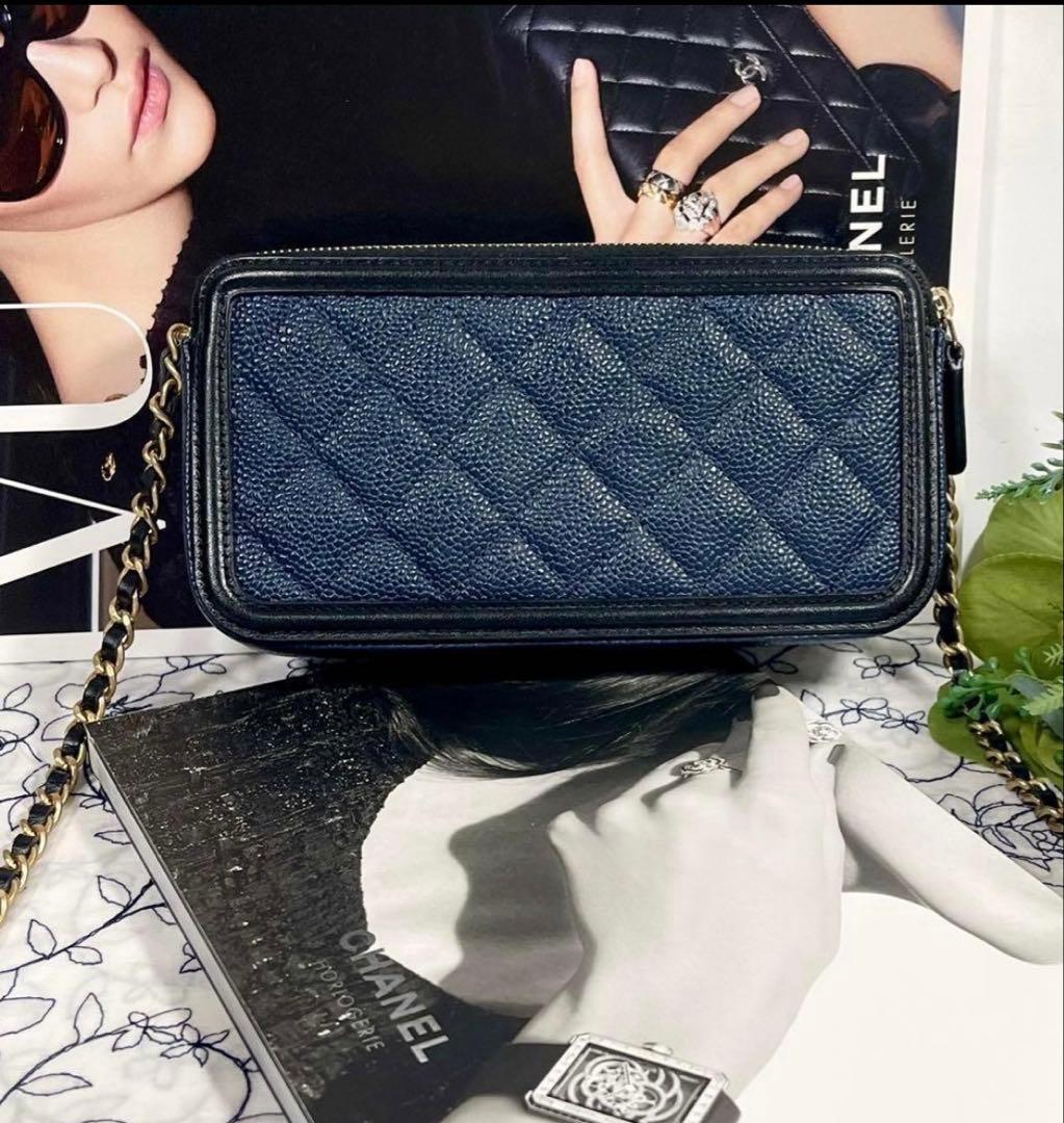 CHANELシャネル【ほぼ新品】チェーンウォレット バイカラー