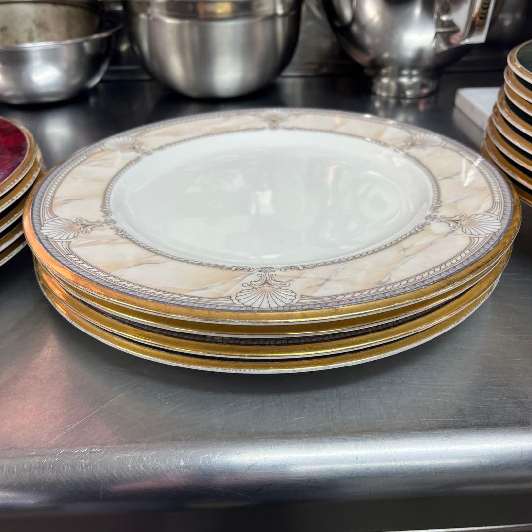 エレガントなセラミック皿 3点セット