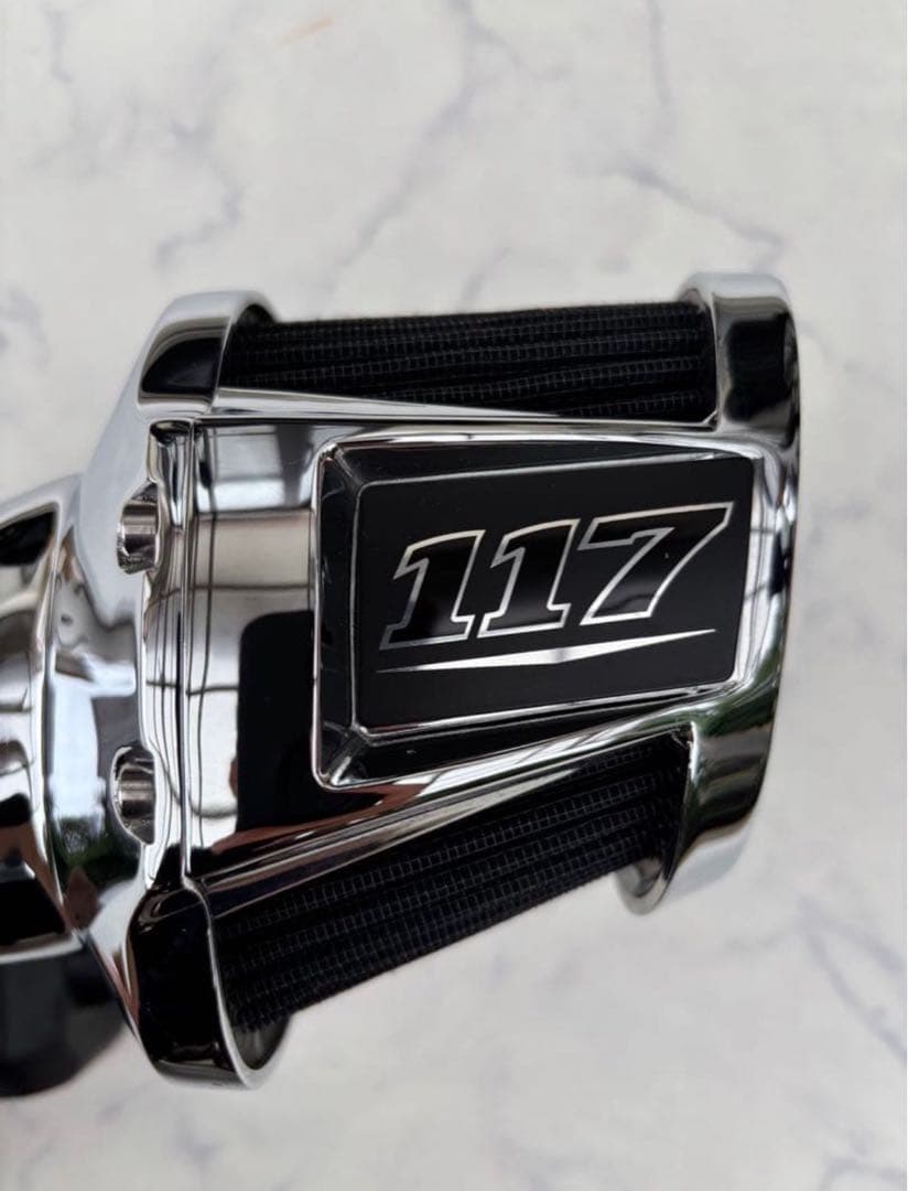 2023年式　Ｍ8 fxbr エアクリーナー