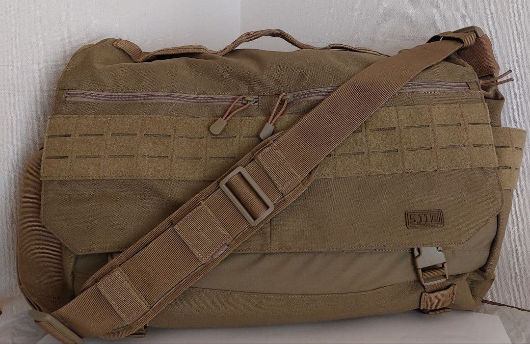 5.11 カーキ バッグ