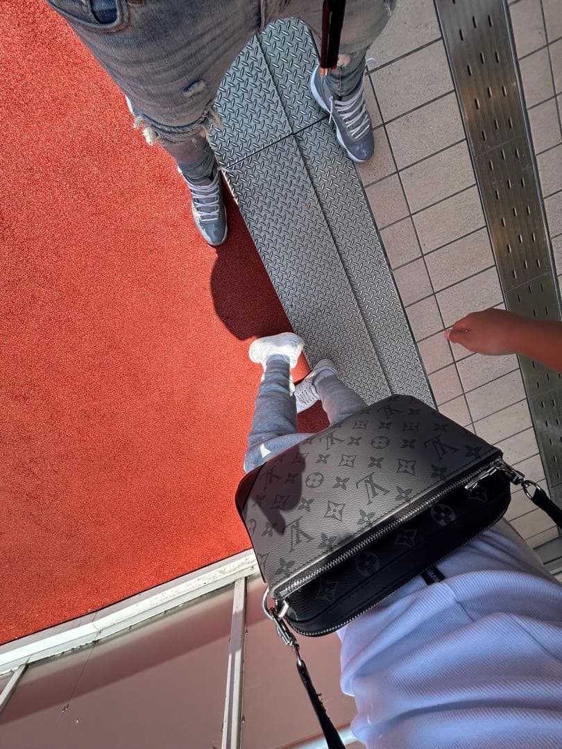 LOUIS VUITTON ルイヴィトン　トリオメッセンジャー　ショルダーバッグ