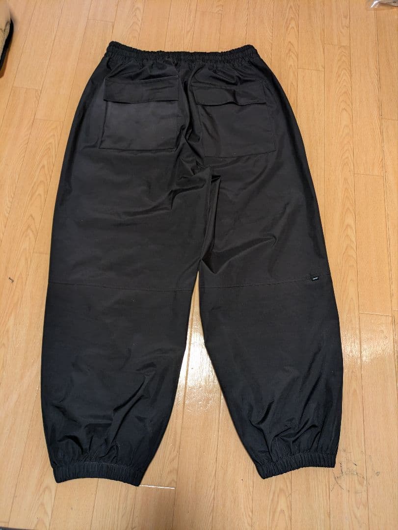 qmile キュマイル　黒 防水　ナイロンパンツ　スノーボードパンツ　Ｍ　韓国