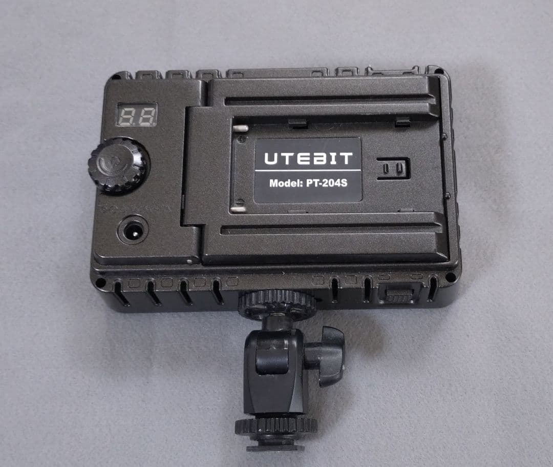 UTEBIT PT-204S LEDビデオライト バッテリー２本、充電器付き
