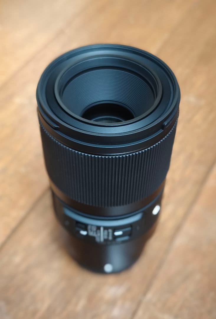 SIGMA 70mm f2.8 DG MACRO 49ミリ径　ソニーEマウント用
