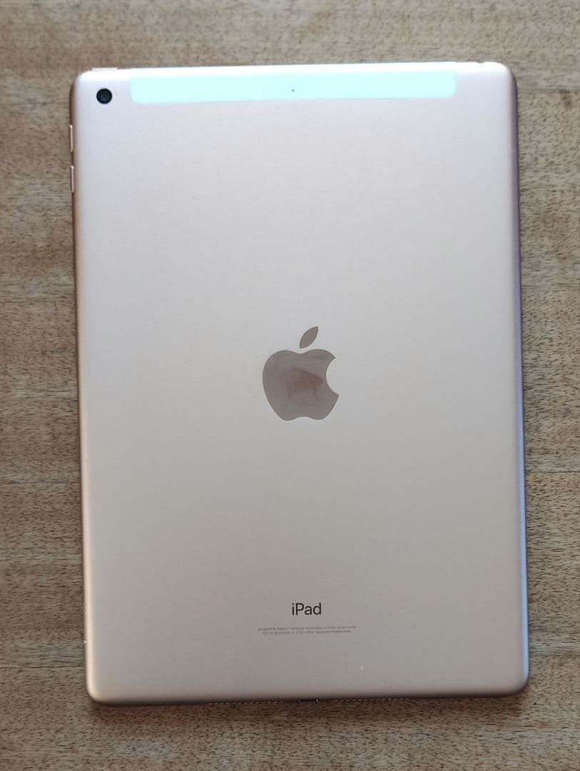 Apple iPadSIMフリー　第六世代128GB