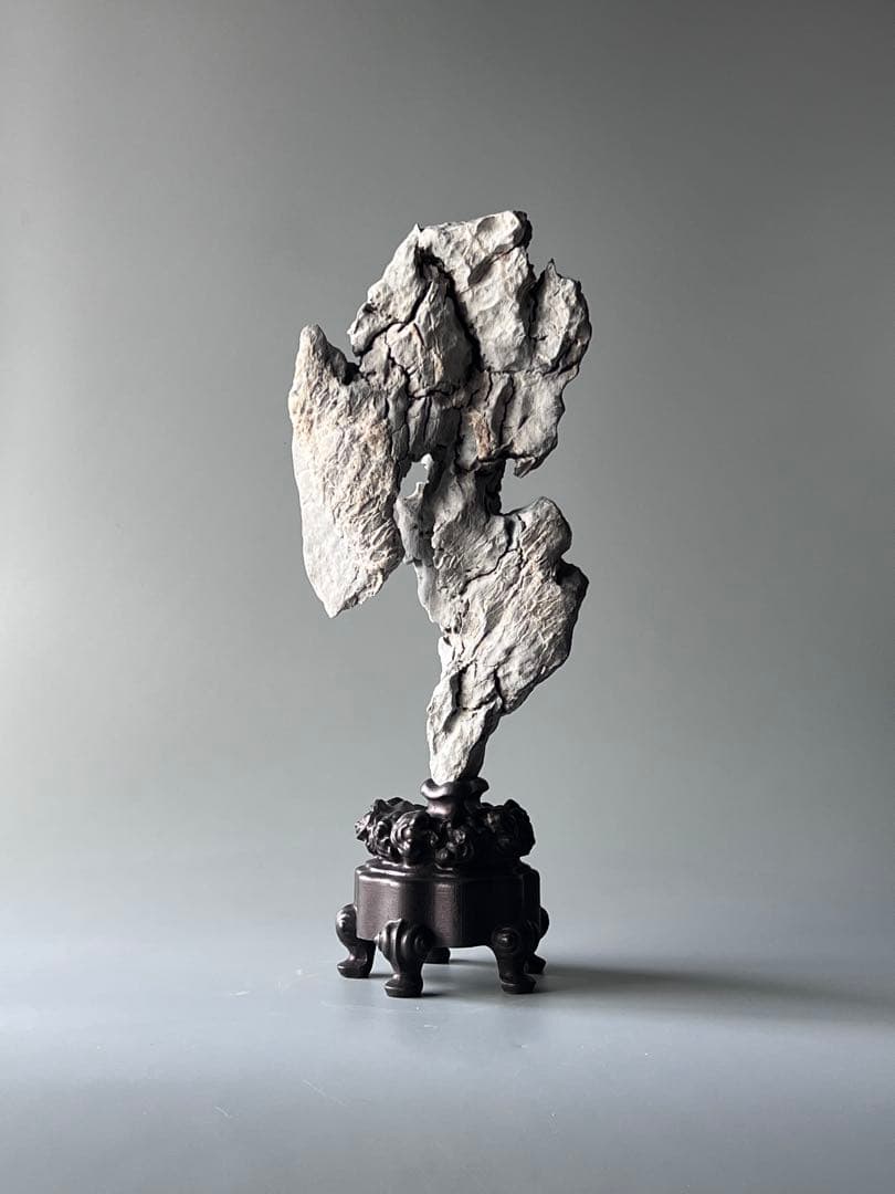 「銀索」　天然石　鑑賞石　飾り石　中国美術　置物　太湖石　灵璧石　インテリア