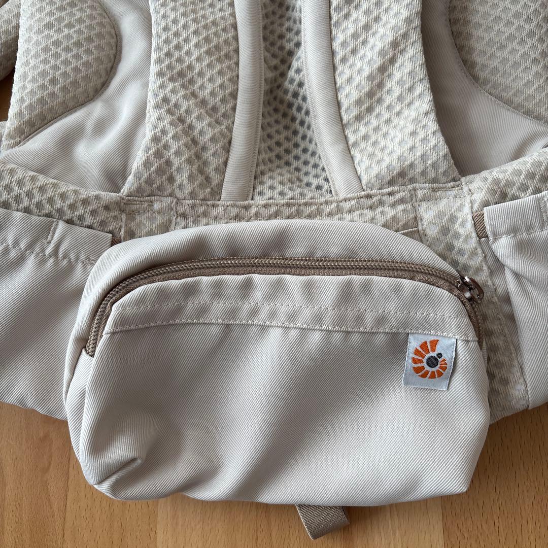 ergobaby 抱っこ紐 ベージュ　箱、説明書付き　オムニブリーズ　エルゴ