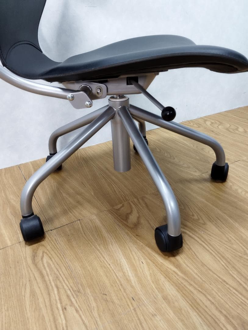 K♢1060 カリモク デスクチェア アームチェア XT4310BJE