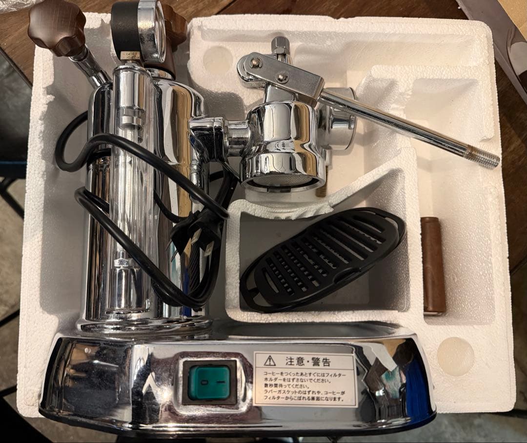 Pavoni 『プロフェッショナル PLH レーニョ』エスプレッソマシン