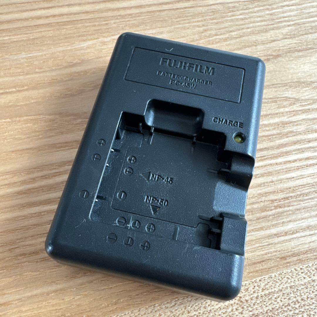 動作品 FUJIFILM FinePix F80EXR デジタルカメラ ブラック