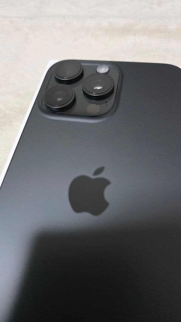 [美品] iPhone 15 ProMax 本体 256GB ブラックチタニウム