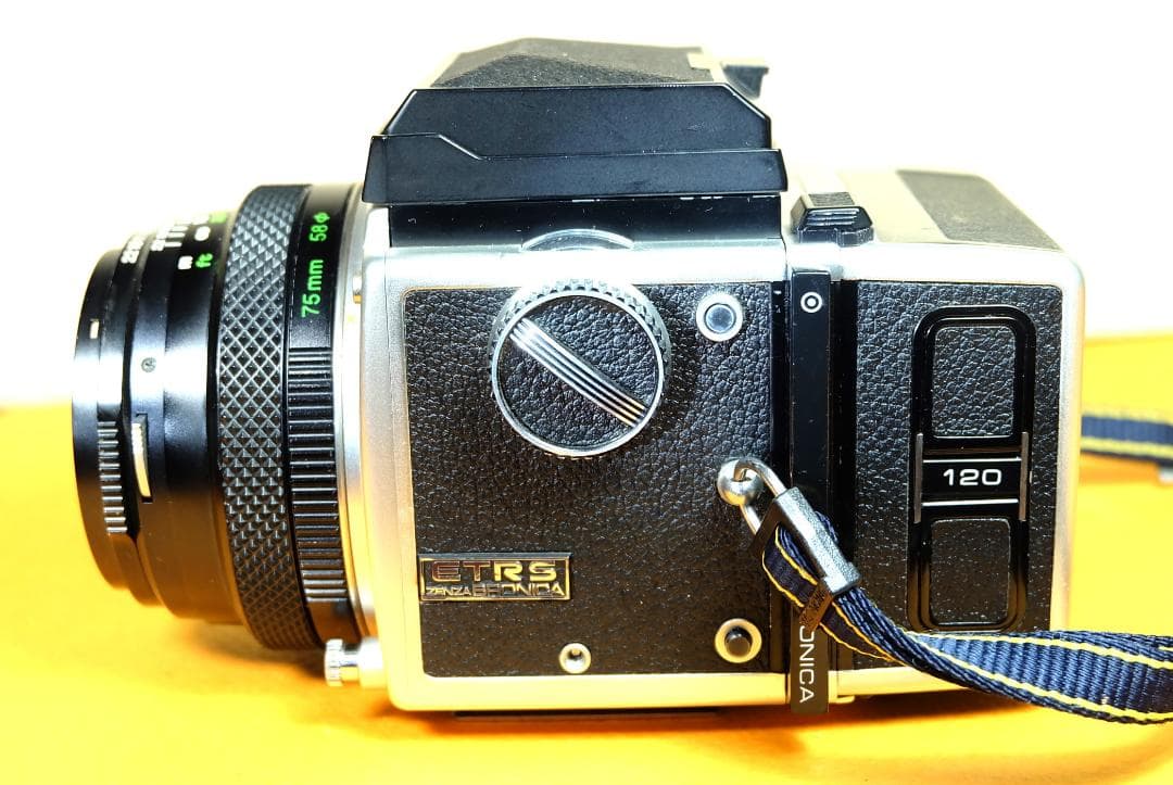 美品Zenza Bronica ETRS+ 75mm　中判カメラ 120フィルム