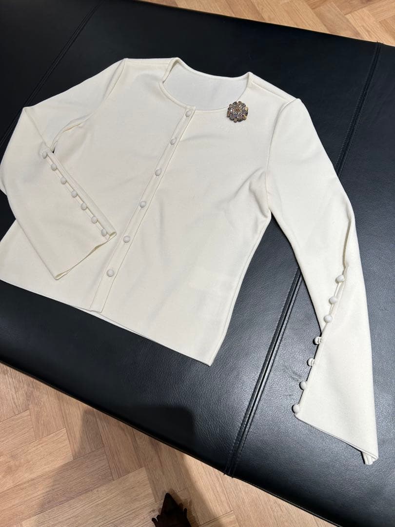 FOXEY2024♡ホワイト完売CARDIGAN \"CLOVER\"ノベルティ付き