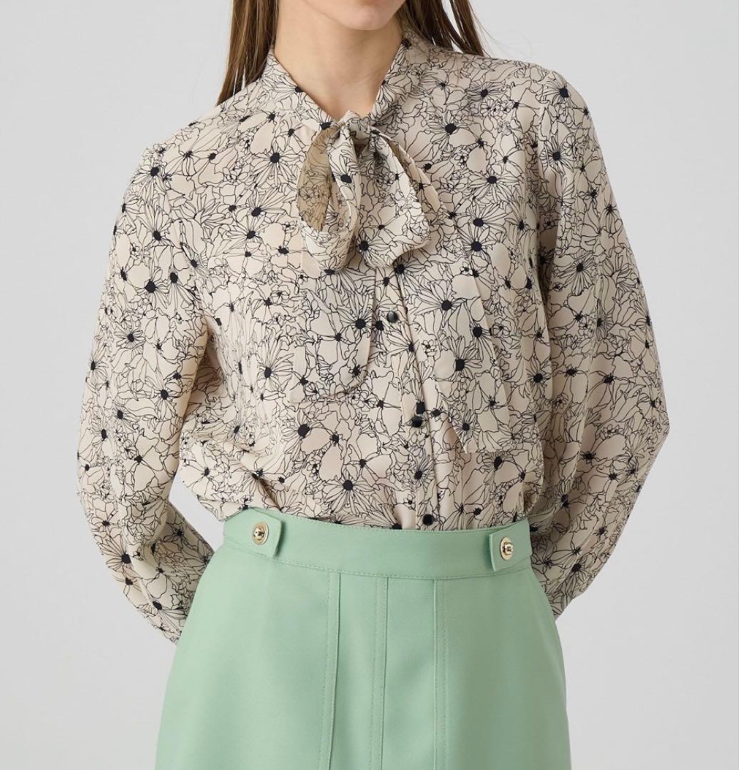 アナイ　極美品2025年ドローイングフラワープリントタイブラウス