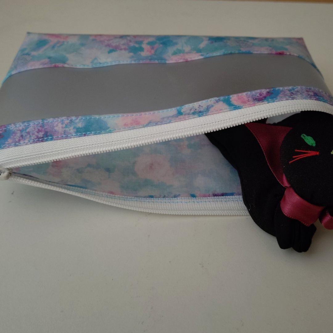 ふわふわ〈 リバティ 〉ラミネート・Ａ4横型紙袋型トートバッグ他