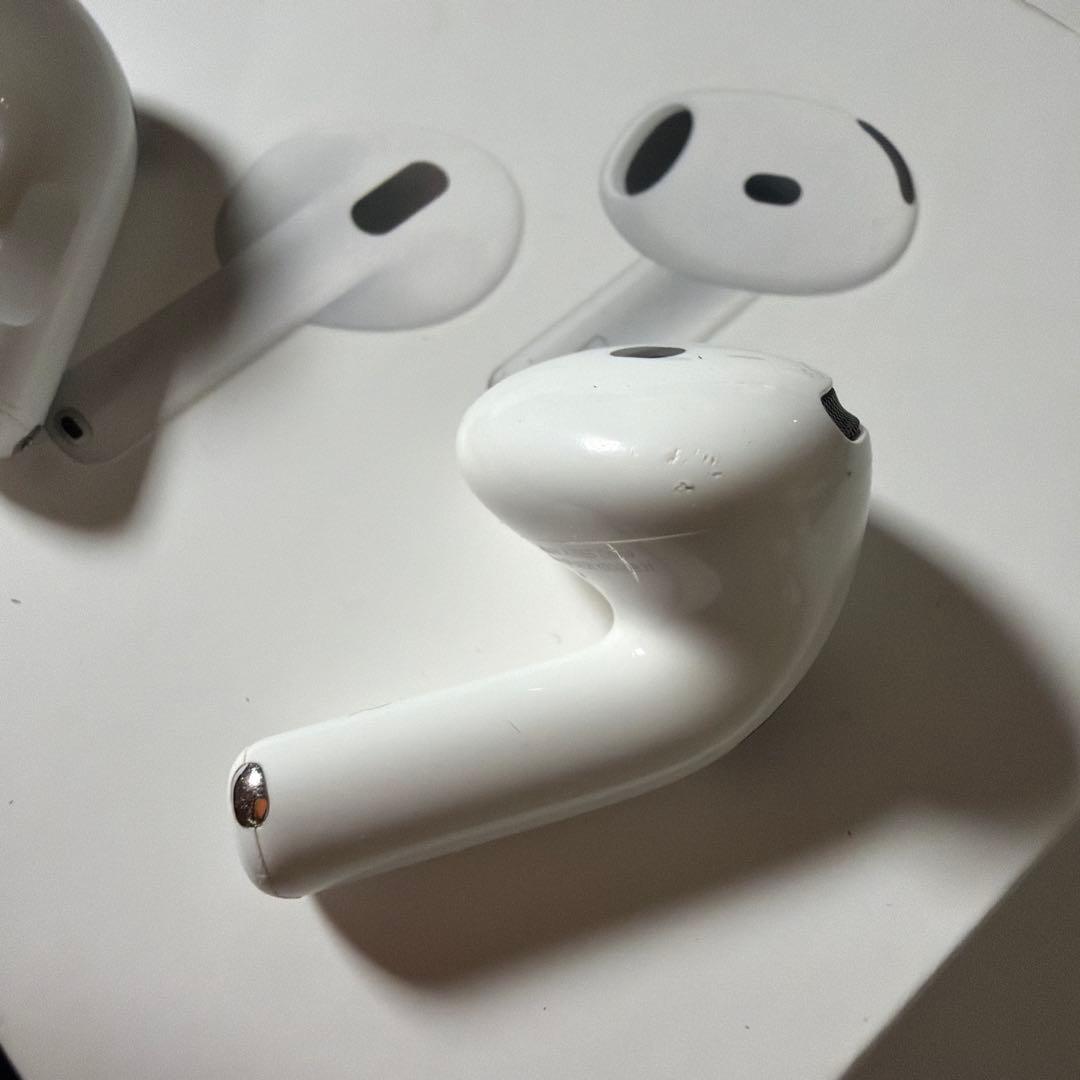 バ*ス様 AirPods4本体のみ(ノイズキャンセリング有り)